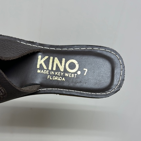 Kino Brown Sandals with Lace Detailing and Flat Sole Made in USA - Picture 2 of 10
